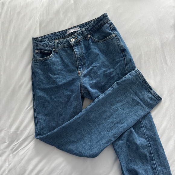 Zara Mid Rise Baggy Jeans - Picture 2 of 4